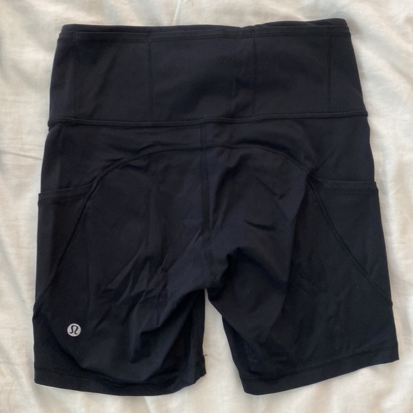 Lululemon Women’s Black Fast and Free High-Rise Short 6" (Non-Reflective) Size 6 - Picture 8 of 8